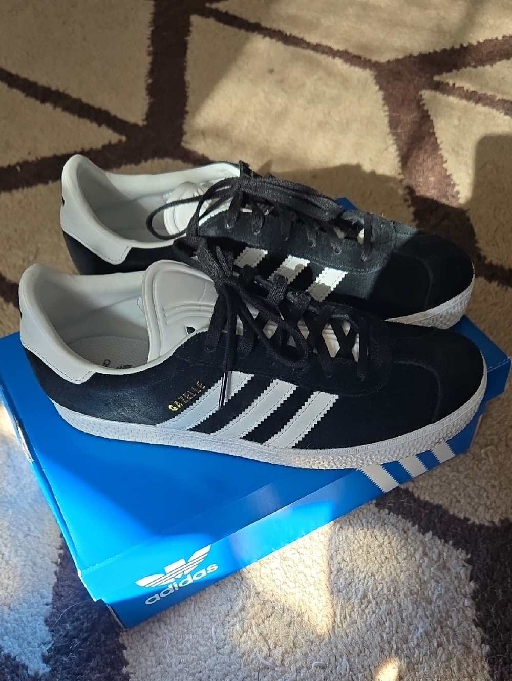 Adidas Women's Black and White Suede Sneakers - Gazelle Style